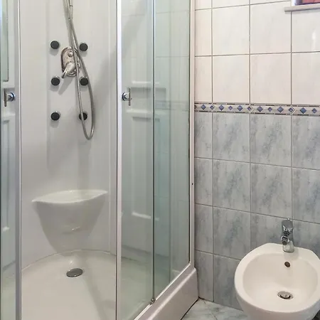 2 Bedroom Amazing In Pridraga