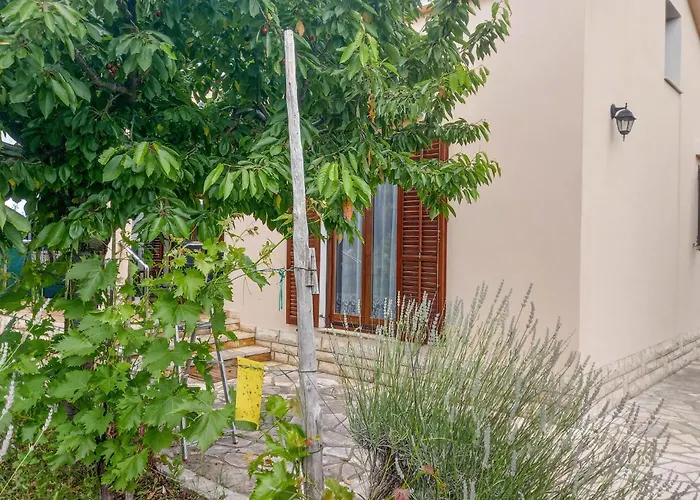 Σπίτι διακοπών 2 Bedroom Amazing In Pridraga
