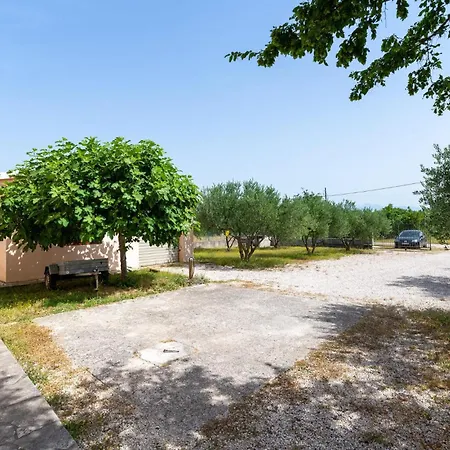 2 Bedroom Amazing In Semesterbostad Pridraga