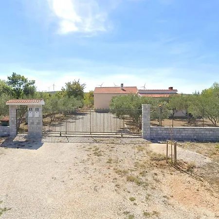 2 Bedroom Amazing In Semesterbostad *