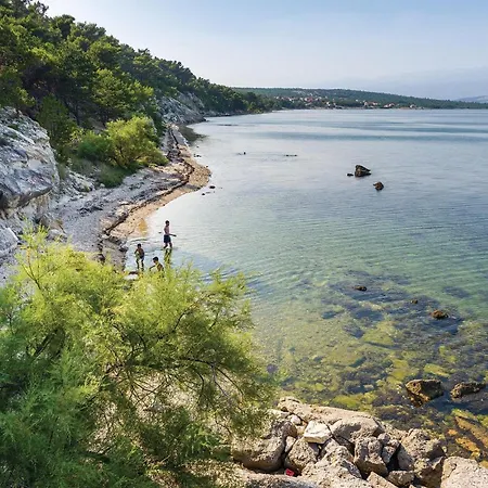 2 Bedroom Amazing In Pridraga