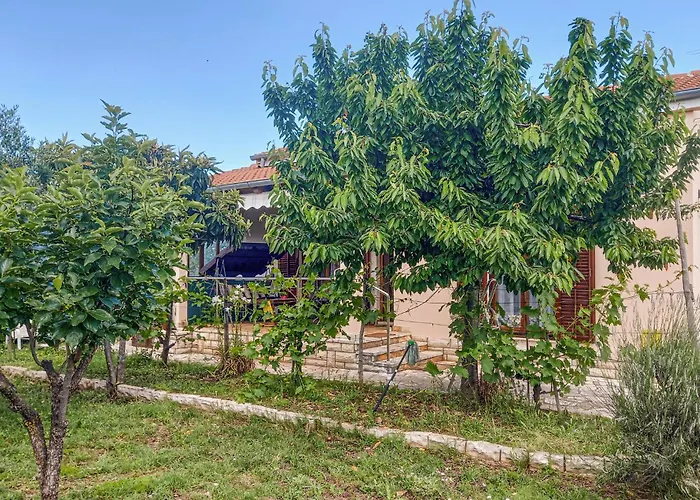 2 Bedroom Amazing In Дом отдыха